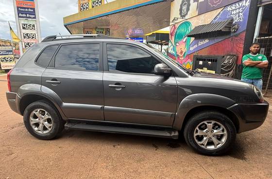 HYUNDAI TUCSON 2.0 MPFI GLS 16V 143CV 2WD FLEX 4P AUTOMÁTICO HYUNDAI TUCSON 2.0 MPFI GLS 16V 143CV 2WD FLEX 4P AUTOMÁTICO